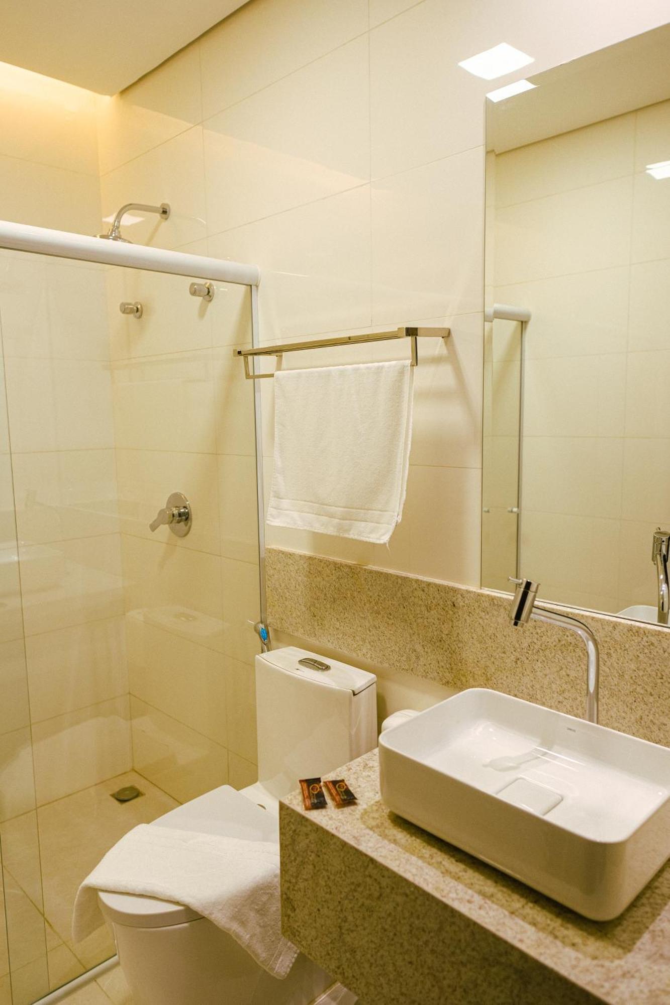 Oasis Hotel Miracema do Tocantins Bagian luar foto